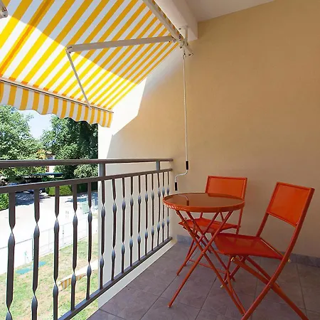 Apartment In With Balcony, Air Conditioning, Wifi, Washing Machine 4928-10