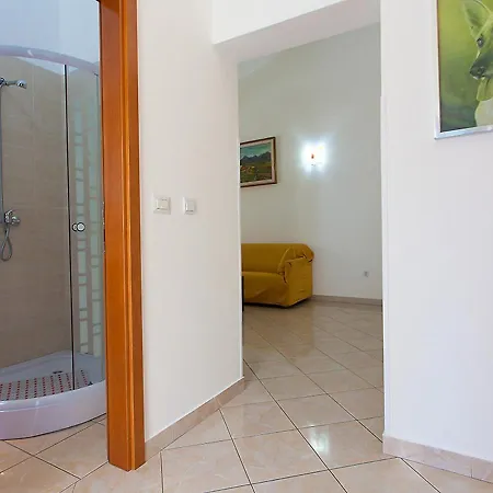 Apartment In With Balcony, Air Conditioning, Wifi, Washing Machine 4928-10