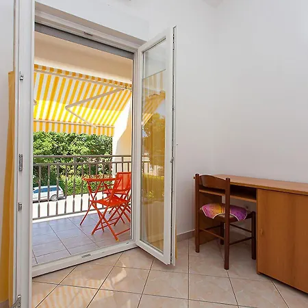 In With Balcony, Air Conditioning, Wifi, Washing Machine 4928-10 Apartment *
