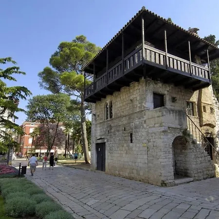 In With Balcony, Air Conditioning, Wifi, Washing Machine 4928-10 * Poreč