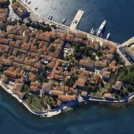 In With Balcony, Air Conditioning, Wifi, Washing Machine 4928-10 Apartment Porec