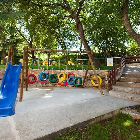 In With Balcony, Air Conditioning, Wifi, Washing Machine 4928-10 Lejlighed *